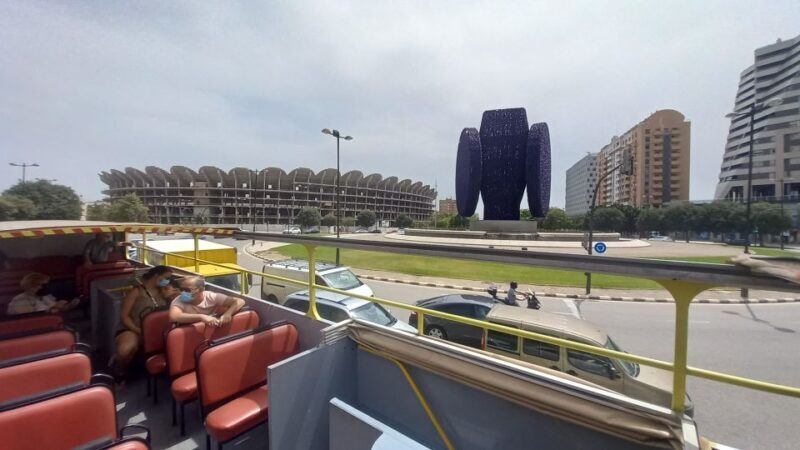 Valencia: Hop-on Hop-off City Highlights Bus Tour Green bus - Key Points