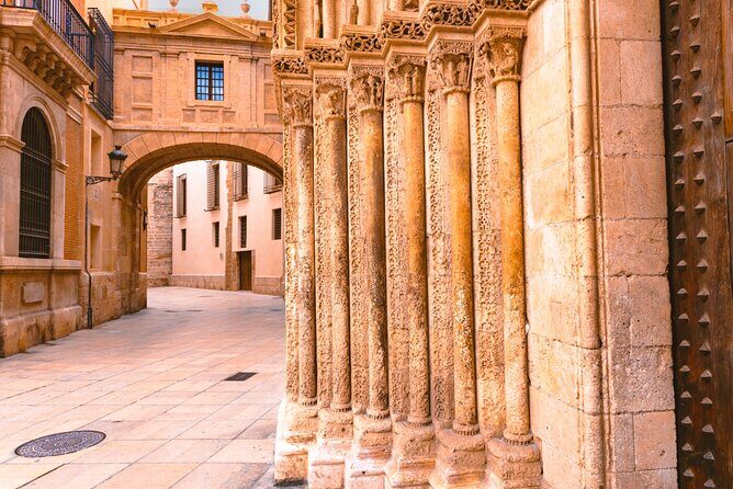 Valencia Iconic Sights Scavenger Hunt - Who Should Consider This Tour?