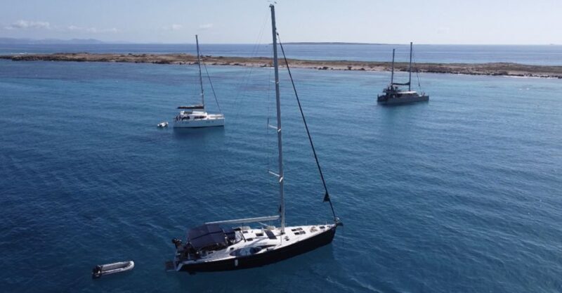 Valencia: Private Boat Trip with Paddle Boarding and Drinks - Exploring the Valencia Coast: A Practical Take on the Private Boat Trip with Paddle Boarding and Drinks