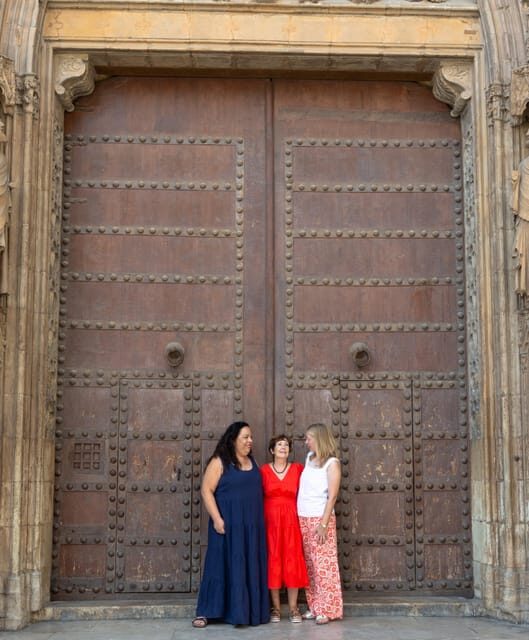 Valencia: Private photo tour at the Ciutat Vella - Detailed Breakdown of the Itinerary