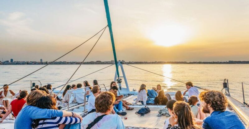 Valencia: Sailing Catamaran Cruise with Sunset Option and DJ - Key Points