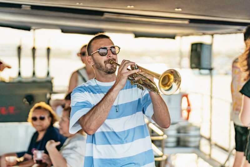 Valencia: Sunset or Daytime Catamaran Cruise with Drink - FAQs