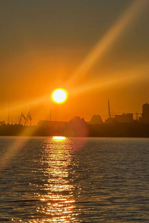 Valencia: VIP Sunset Cruise in Catamaran with drink - Key Points