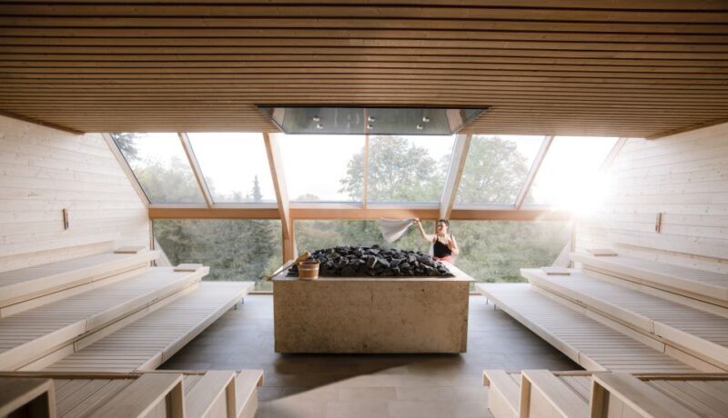 Valkenburg: Thermae 2000 Spa Entry Ticket - Navigating the Facilities: Pools, Saunas, and More