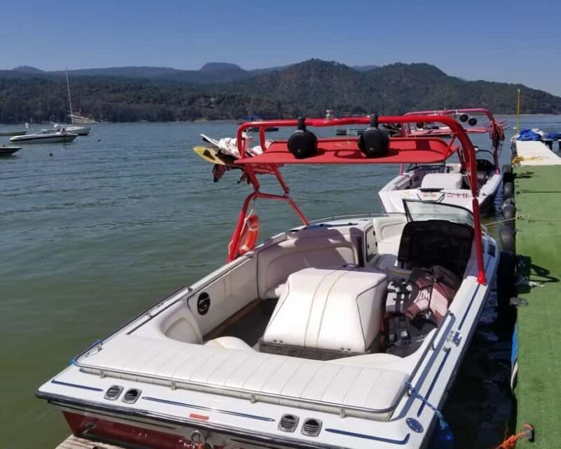 Valle de Bravo: Ski Boat Rentals - Key Points