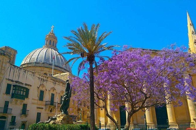 Valletta Walking Tour, In a Small Group - Stop 3: Main Guard and Main Square energy