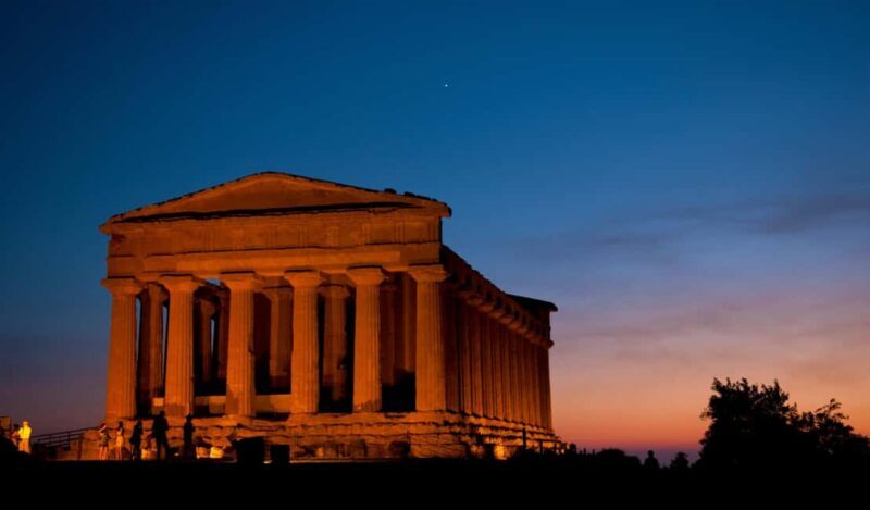 Valley of the Temples under the stars with ticket included - What Makes This Tour Special?