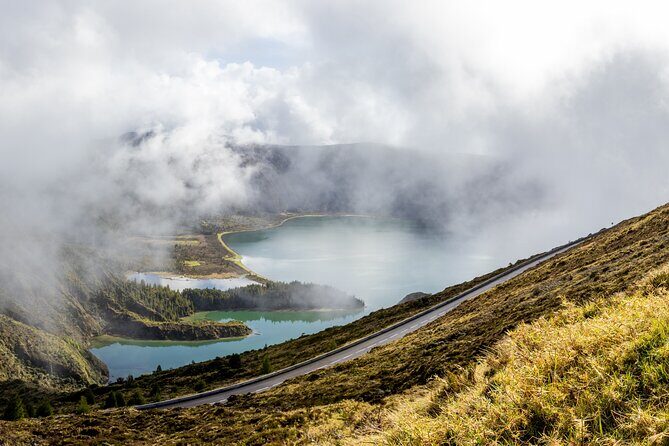 Van Tour Lagoa do Fogo - The Tour Experience: What to Expect