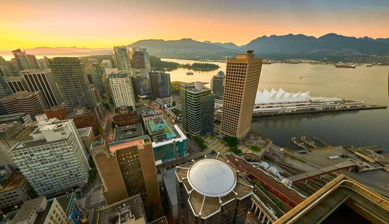 Vancouver: Attractions by Twilight Guided Tour with Dinner - Authentic Feedback from Travelers