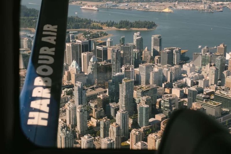 Vancouver: Scenic Panorama Seaplane Tour - Horseshoe Bay: the small seaside break in the route