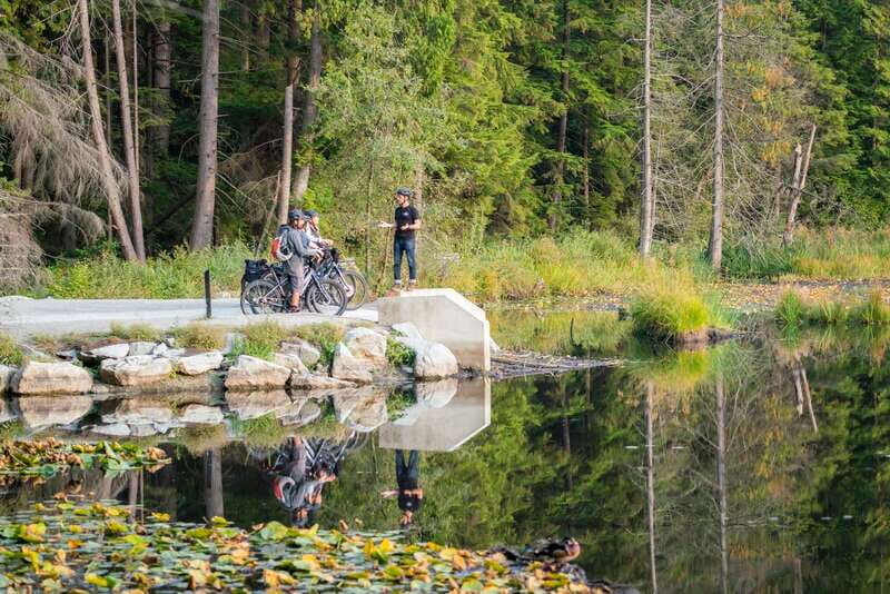 Vancouver: Stanley Park Bicycle Tour - Key Points