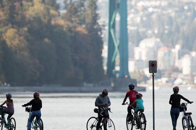 Vancouver Sunset and City Lights Trolley Tour - The Good and the Not-So-Good