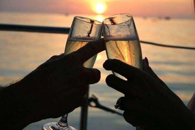 Vancouver: Sunset Boat Cruise with Complementary Bubbly - Final Thoughts – Who Will Love This Experience?