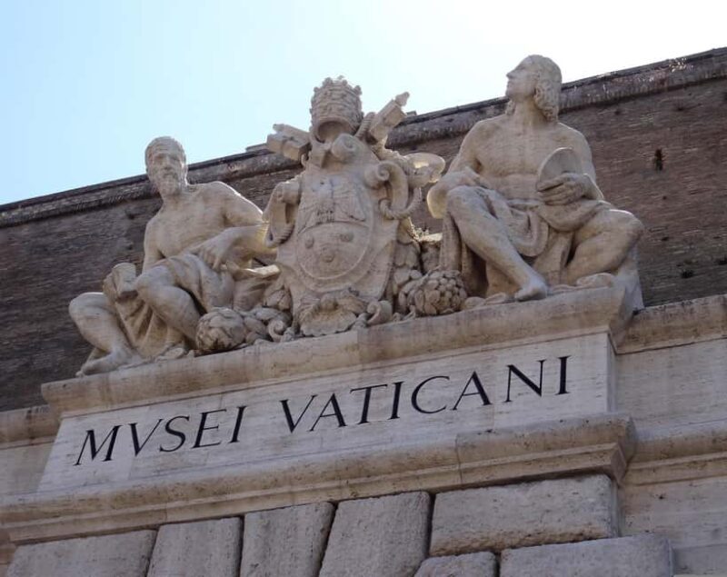 Vatican Museums and Sistine Chapel Reserved Entrance - The Pros and Cons