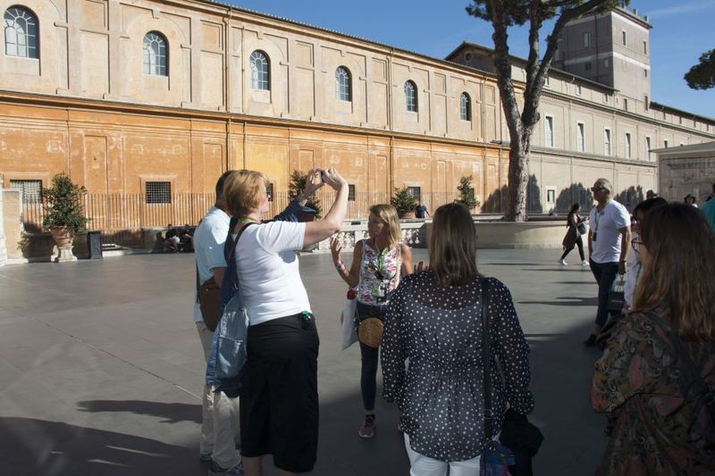 Vatican Tour: Museums, Sistine Chapel & Opt Basilica Entry - Why the guided format matters here (more than just facts)