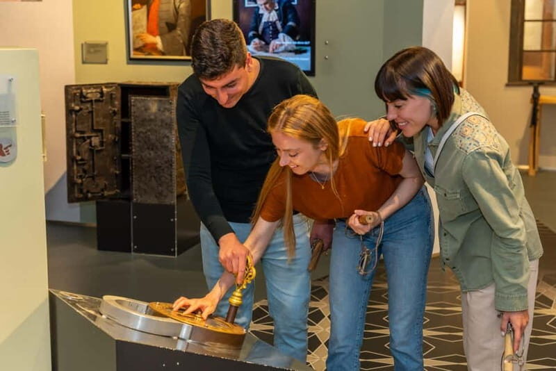 Velbert: Admission ticket to the German Castle and Fittings Museum - Exploring the Museum: A Closer Look