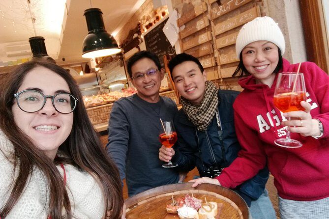 Venetian Cicchetti Street Food & Sightseeing Walking Tour with local guide - Practical Tips & Considerations