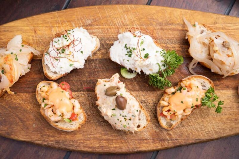 Venice at sunset: a tour on a historic 1955 bragozzo with an aperitif - Who Will Love This Tour?