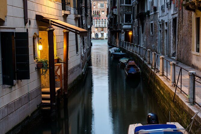 Venice at Sunset: Crimes, Legends and Mysteries - A Closer Look at the Experience