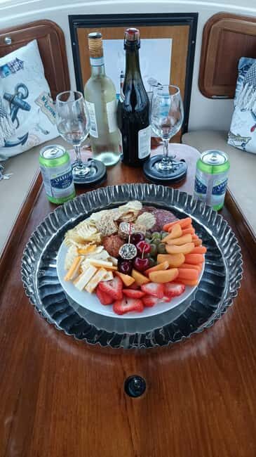 Venice Beach & Malibu View Boat Cruiser- Music Wine Sealions - Key Points