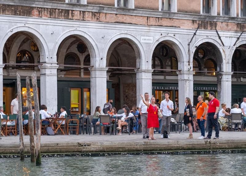 Venice: City Center Historical Guided Walking Tour - Pace, mobility, and why the schedule matters