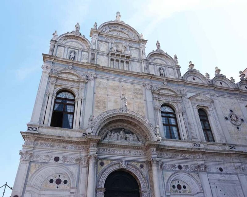 Venice: City Center Walking Tour & Iconic Gondola Ride - The Sum Up