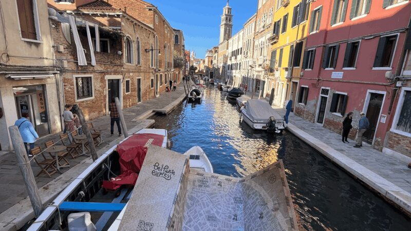 Venice City Escape: "The beggar and the cloak" - Key Points: