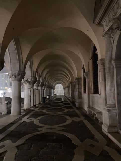 Venice: Crimes, Legends, and Mysteries Sunset Tour - FAQ