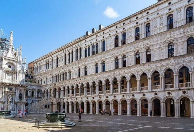 Venice Essential: Doges Palace & Gondola, Optional Basilica - Key Points