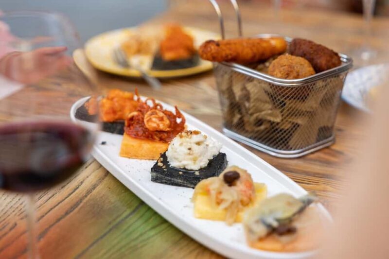 Venice Food Tasting Tour: Bites, Wine, Dinner & Local Guide - The Details: What to Expect at Each Stop