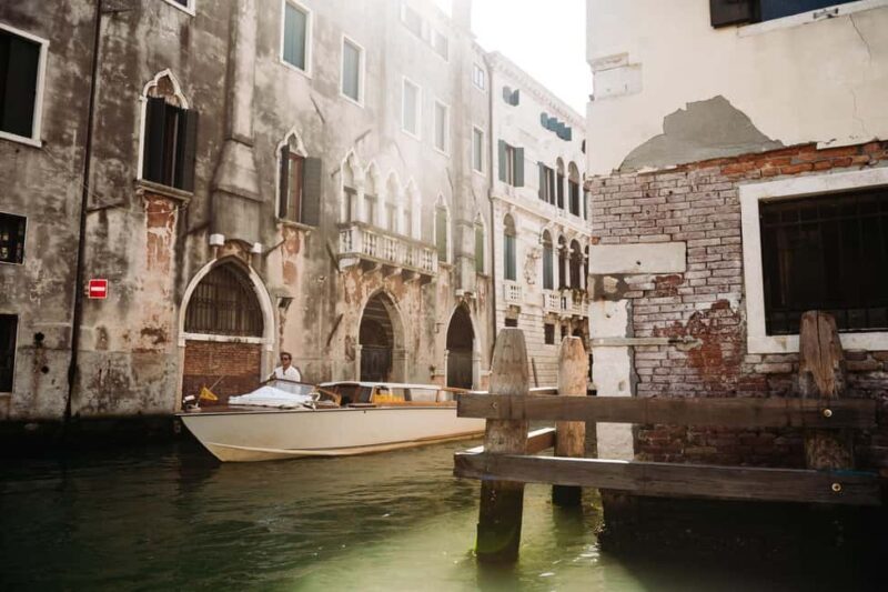 Venice: Grand Canal by Boat with Expert Guide - What to Expect on the Water