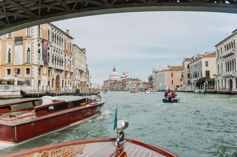 Venice: Grand Canal by Boat with Expert Guide - Accessibility and Practical Considerations