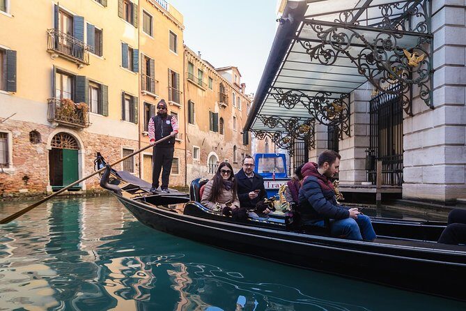 Venice: Grand Canal by Gondola with Live Commentary - Who Should Consider This Tour?