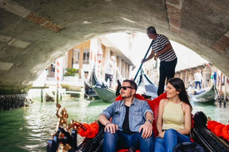 Venice: Grand Canal Gondola Ride with App Commentary - The Authentic Gondola Experience