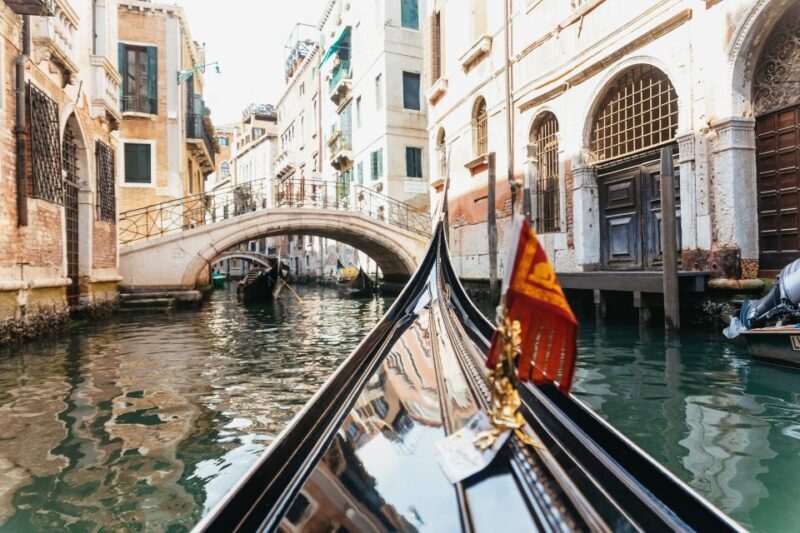 Venice: Grand Canal Gondola Ride with App Commentary - The Pros and Cons