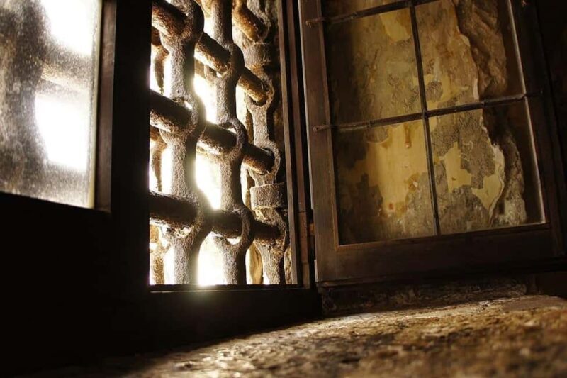 Venice: History Tour of Doge's Palace and Casanova's Prison - FAQs