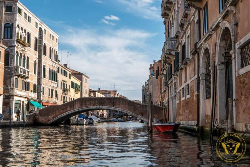 Venice on Foot and Water: Walking Tour with Gondola Ride - A Closer Look at the Experience