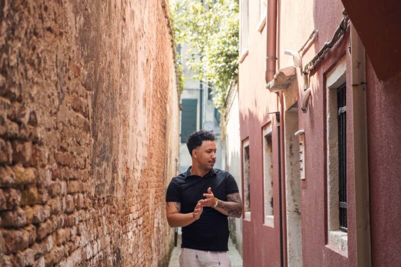 Venice: Photoshoot in Hidden Locations - Exploring the Venice Photoshoot Experience