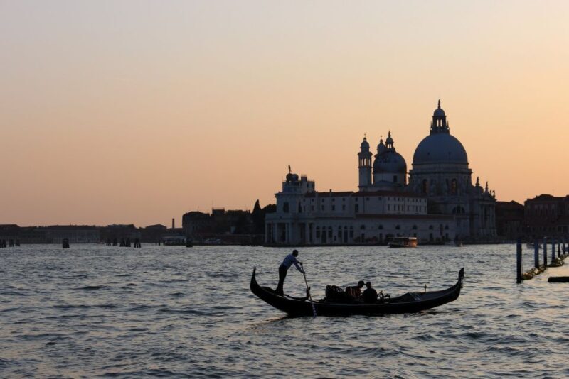 Venice: Private Gondola Tour - The Experience and the Guides
