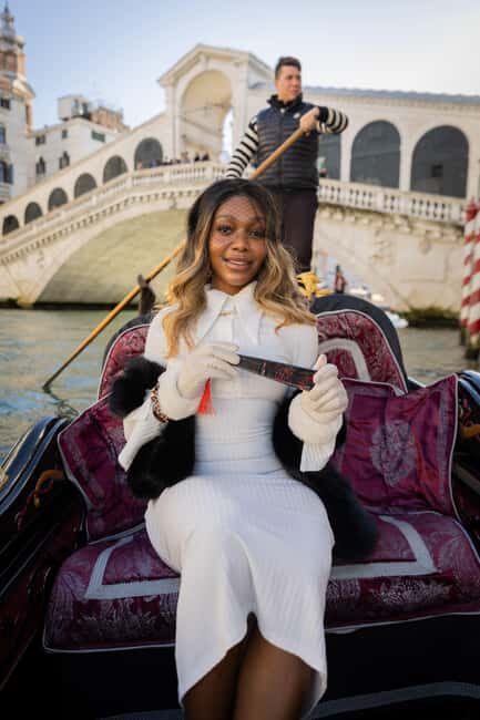Venice: Private Photoshoot In Gondola - Who Should Consider This?