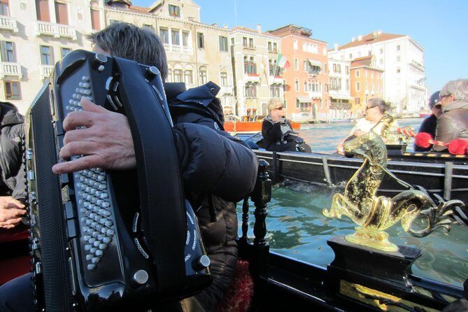 Venice: Private Serenade Gondola Tour - 30 minutes - Who Will Love This Tour?