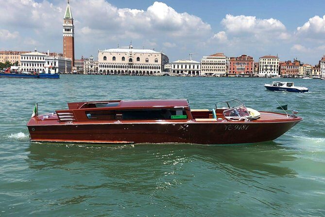 Venice S.Lucia Station to Venice Hotels or viceversa - Why a Water Taxi Transfer in Venice Really Works