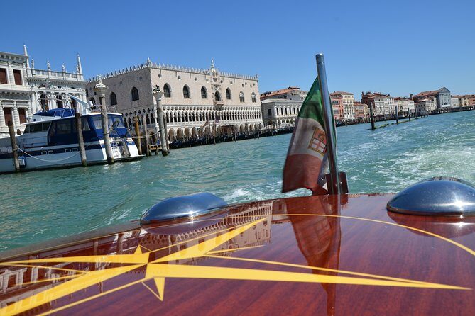 Venice S.Lucia Station to Venice Hotels or viceversa - Deep Dive into the Experience