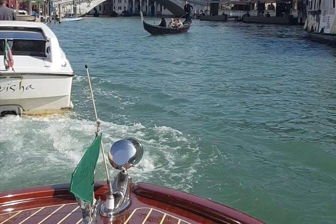 Venice S.Lucia Station to Venice Hotels or viceversa - Who Should Consider This Transfer?