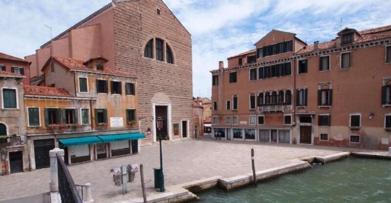 Venice: Sightseeing Tour with a Local Guide - Exploring Venice: What This Tour Offers