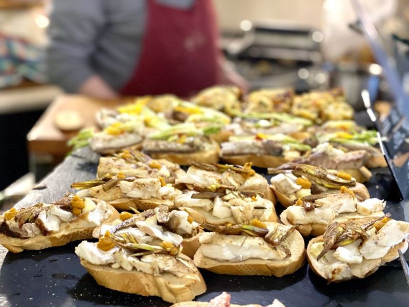 Venice: Street Food Tour with a Local Guide and Tastings - Cicchetti in bàcari: how small snacks become a whole experience