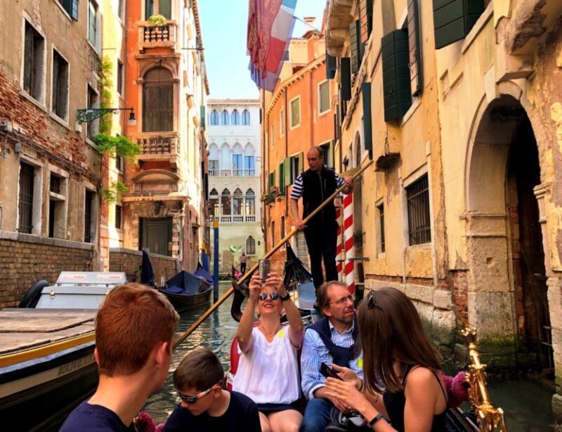 Venice Walking Tour and Gondola Ride Combo - An In-Depth Look at the Experience