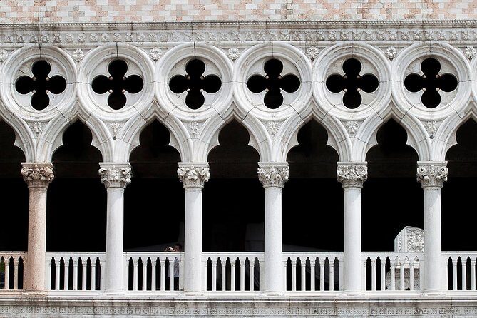 Venice Walking Tour plus Skip the Lines Doge's Palace and St Mark's Basilica Tours - Who Is This Tour Best For?