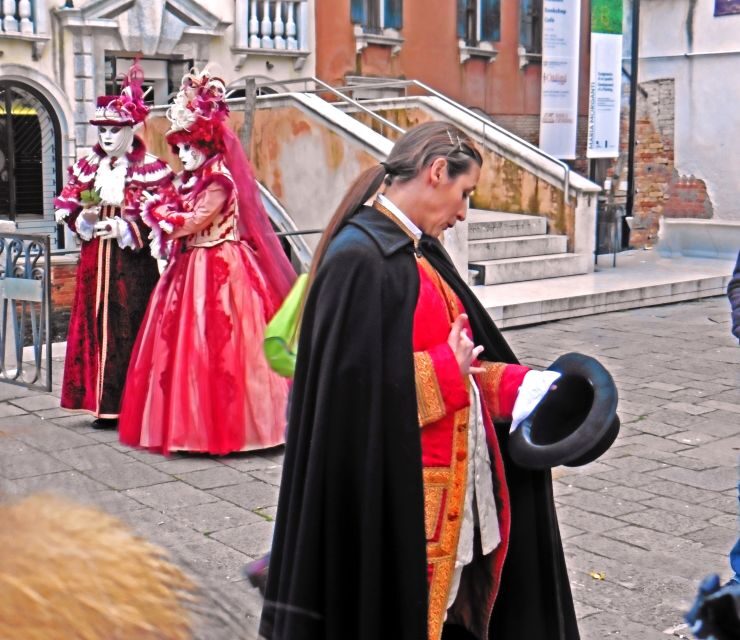 Venice:Theatrical Walking Carnival Show & Casanova's Secrets - Key Points
