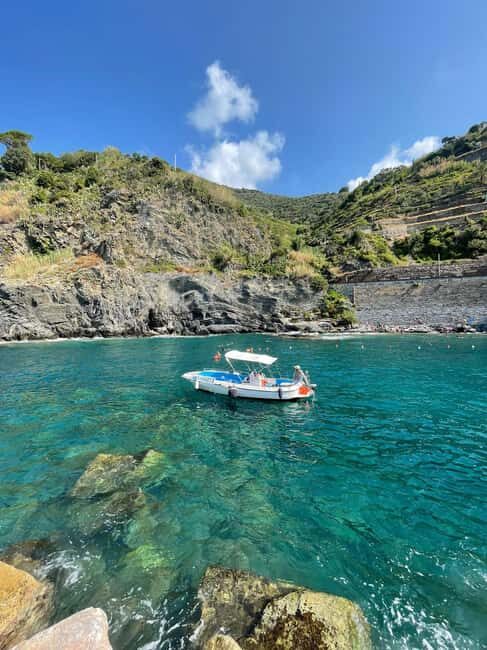 Vernazza: Cinque Terre Cruise with Sunset Aperetif Option - The Itinerary in Detail